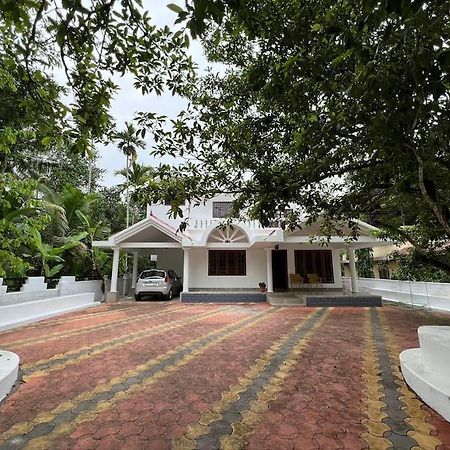 Kalarikkal House Villa Kochi Exteriör bild