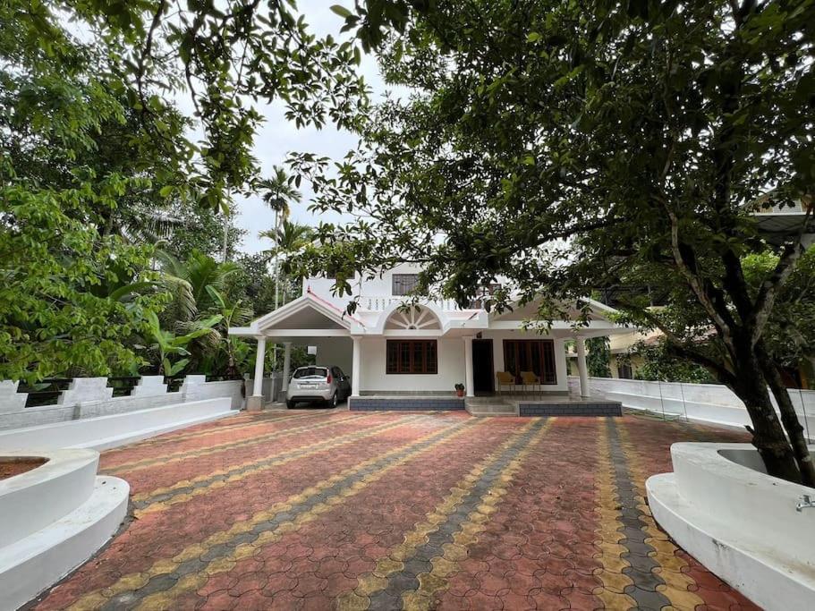 Kalarikkal House Villa Kochi Exteriör bild